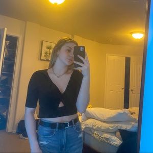 Abercrombie and Fitch 3/4 sleeve black crop top